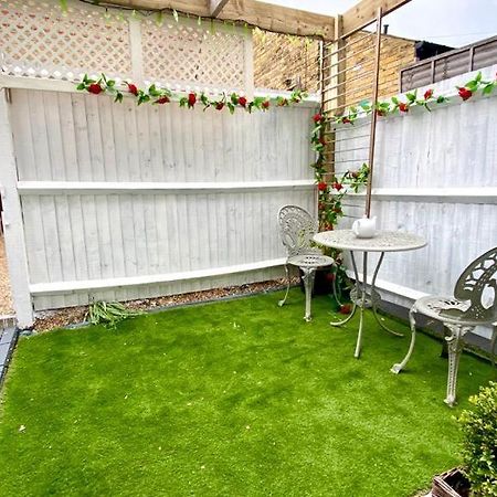 Modern And Cosy Studio Flat ลอนดอน ภายนอก รูปภาพ