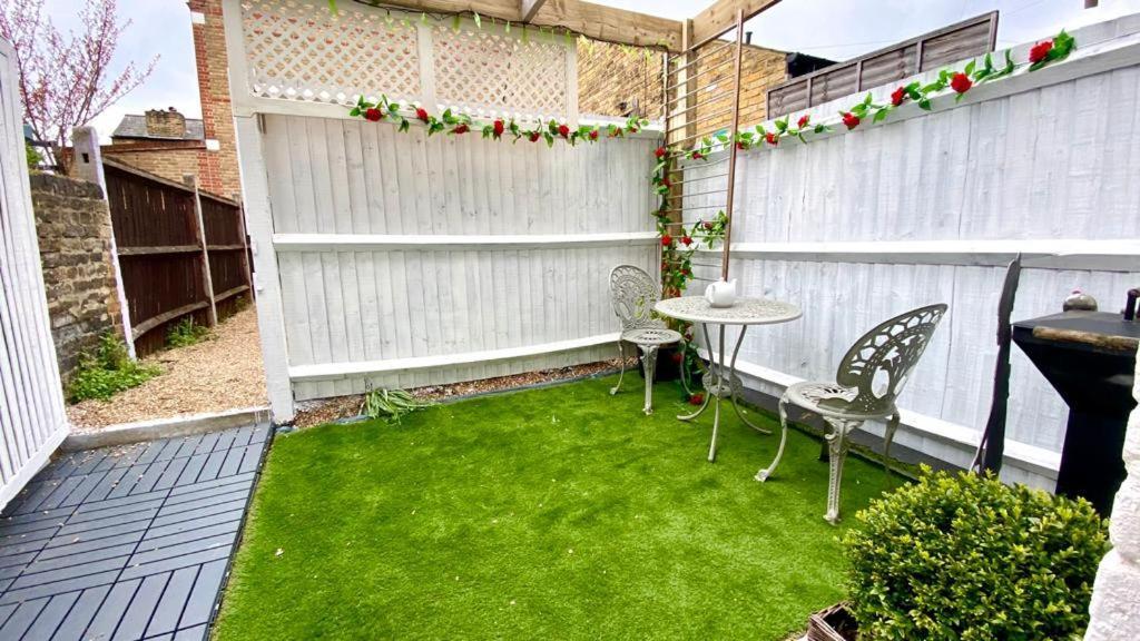 Modern And Cosy Studio Flat ลอนดอน ภายนอก รูปภาพ