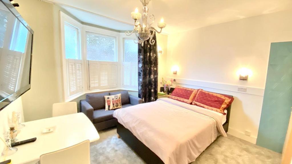 Modern And Cosy Studio Flat ลอนดอน ภายนอก รูปภาพ