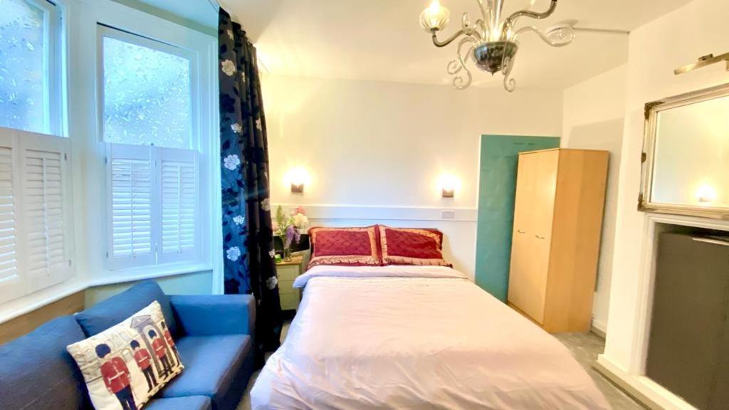 Modern And Cosy Studio Flat ลอนดอน ภายนอก รูปภาพ