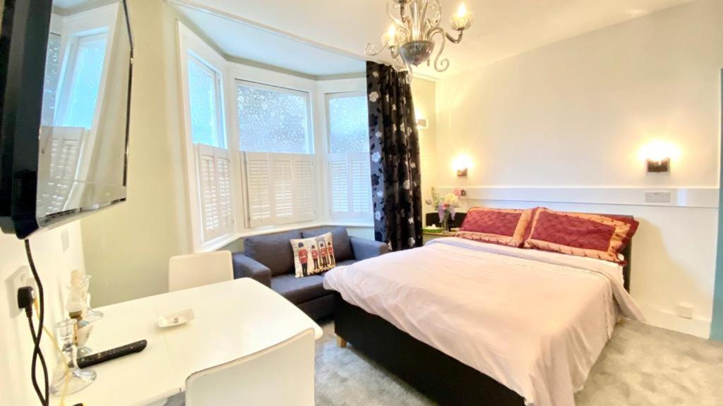 Modern And Cosy Studio Flat ลอนดอน ภายนอก รูปภาพ